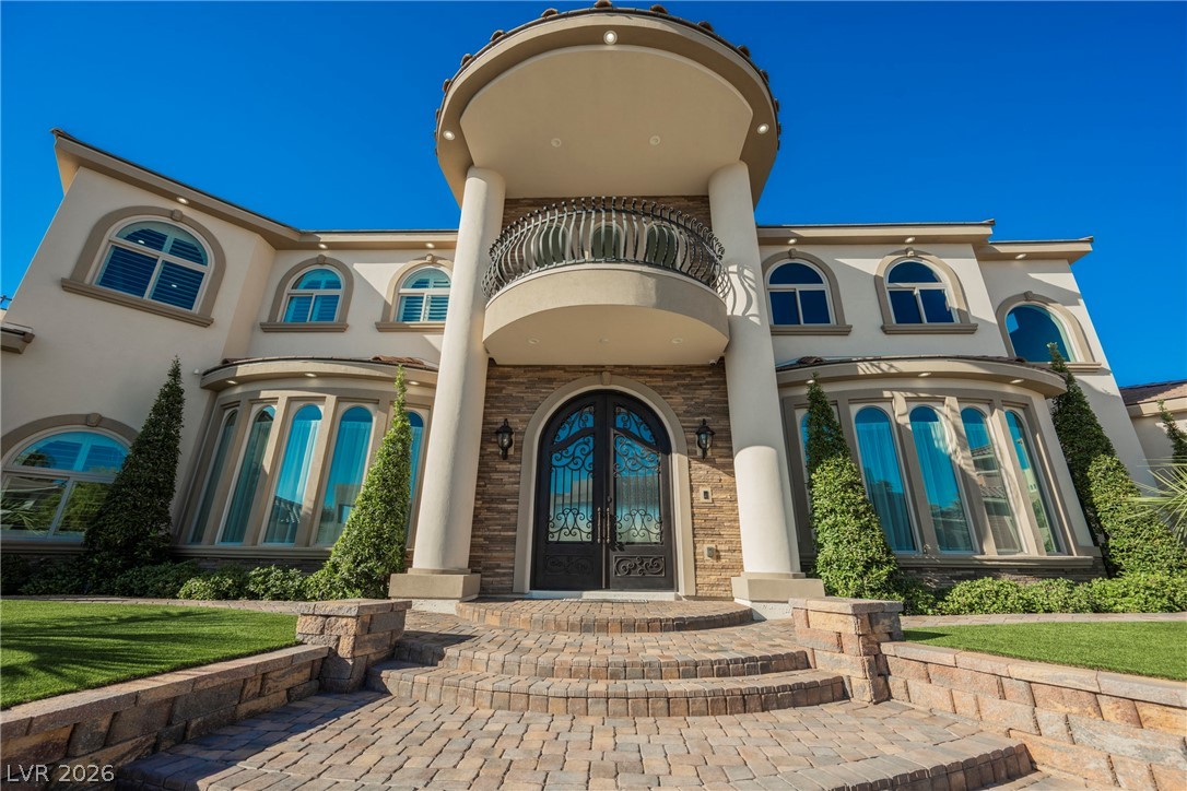 1721 South Tioga Way