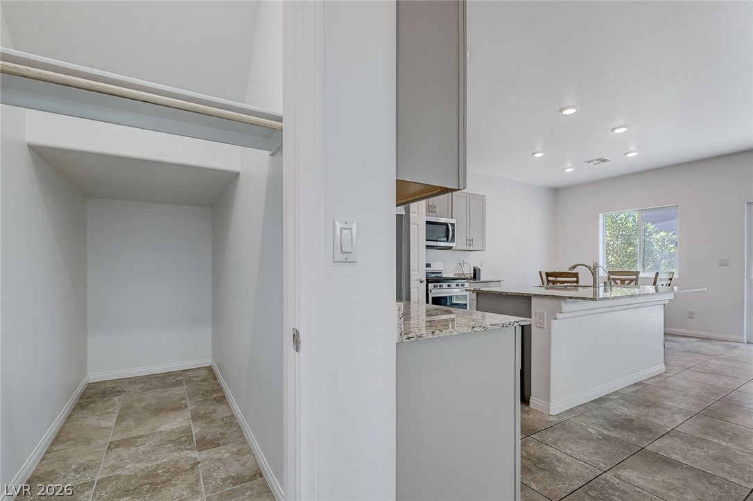 9249 Brayden Bay Street