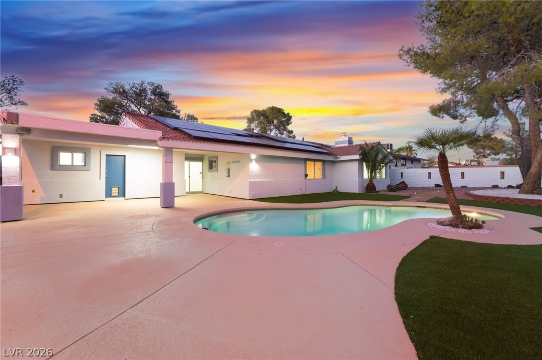 611 East Fairway Road