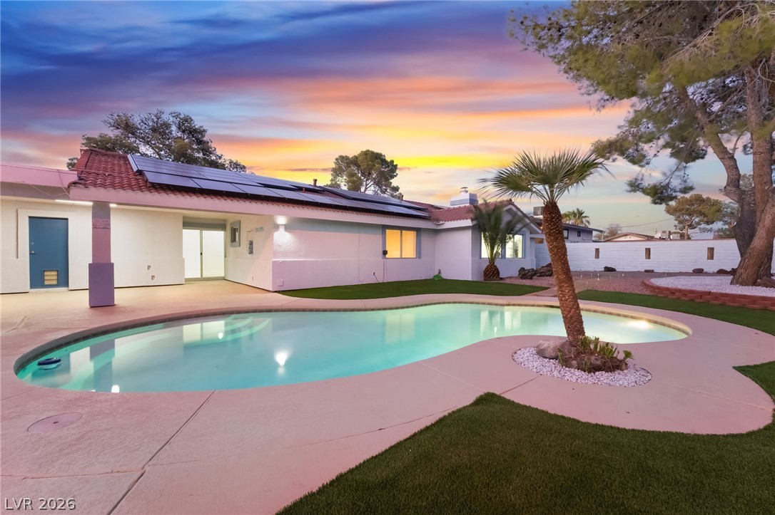 611 East Fairway Road