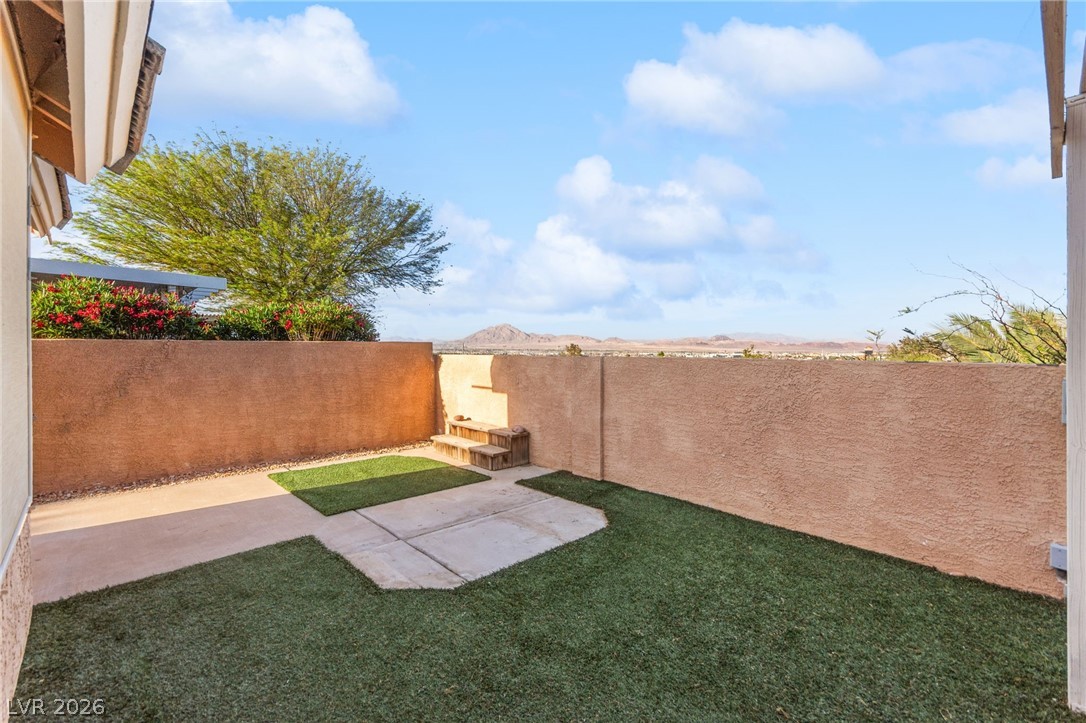 1687 Duarte Drive