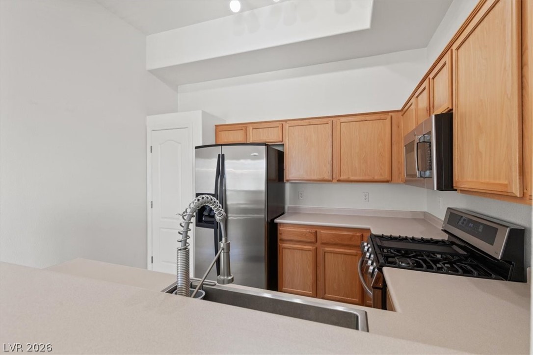 3474 Desert Cliff Street 201