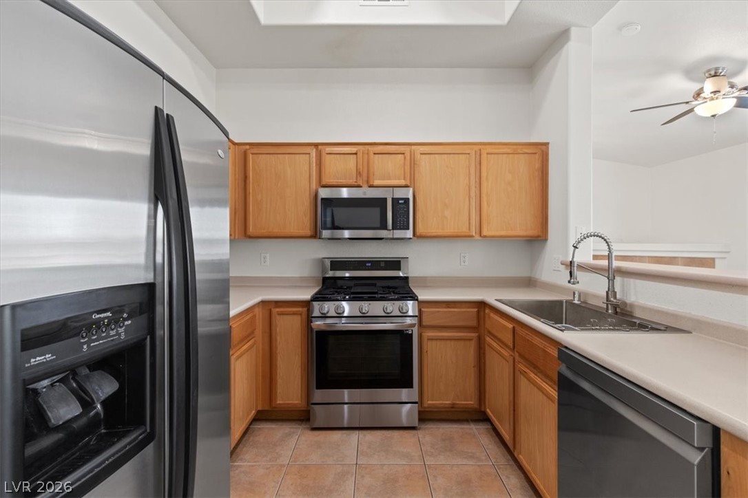 3474 Desert Cliff Street 201