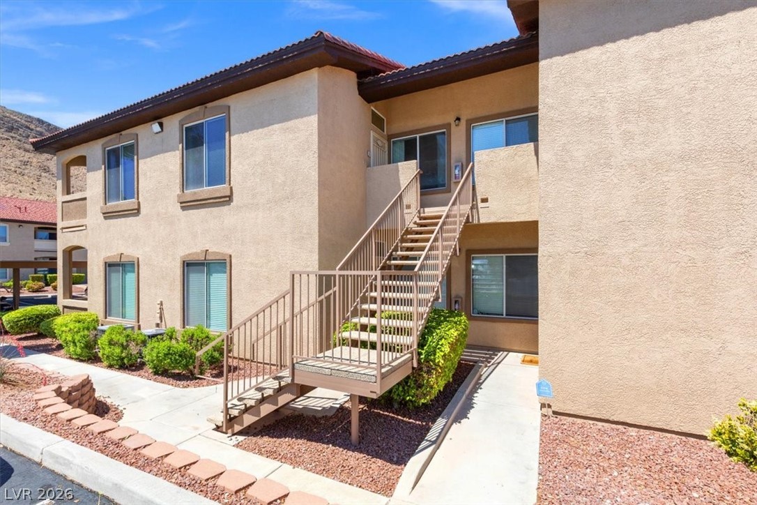 3474 Desert Cliff Street 201