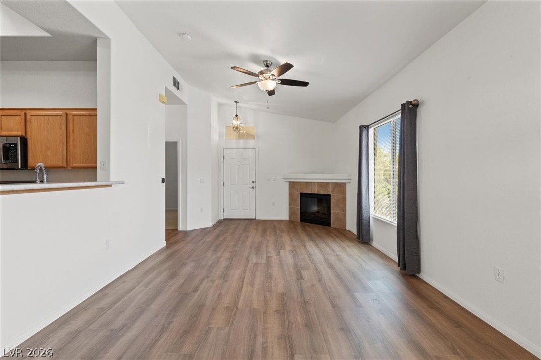 3474 Desert Cliff Street 201