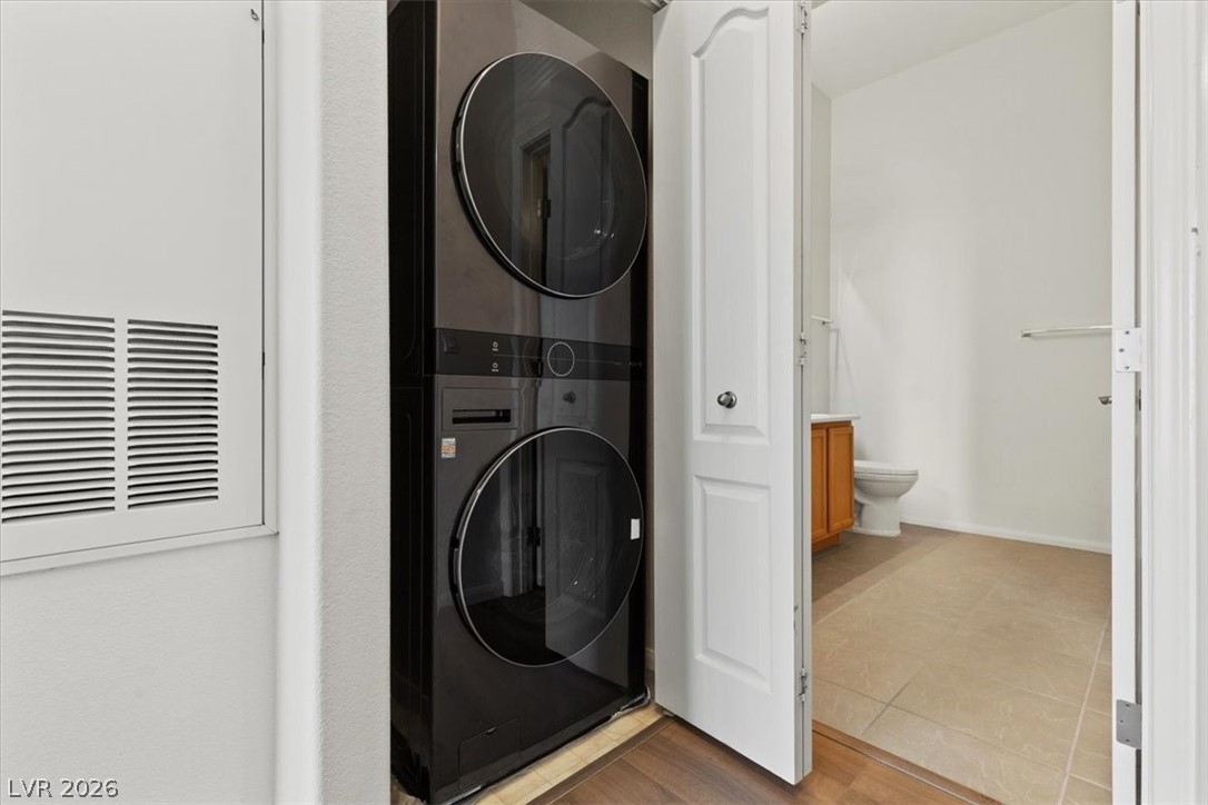 3474 Desert Cliff Street 201