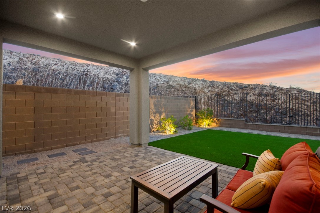 2004 Peaceful Mesa Court