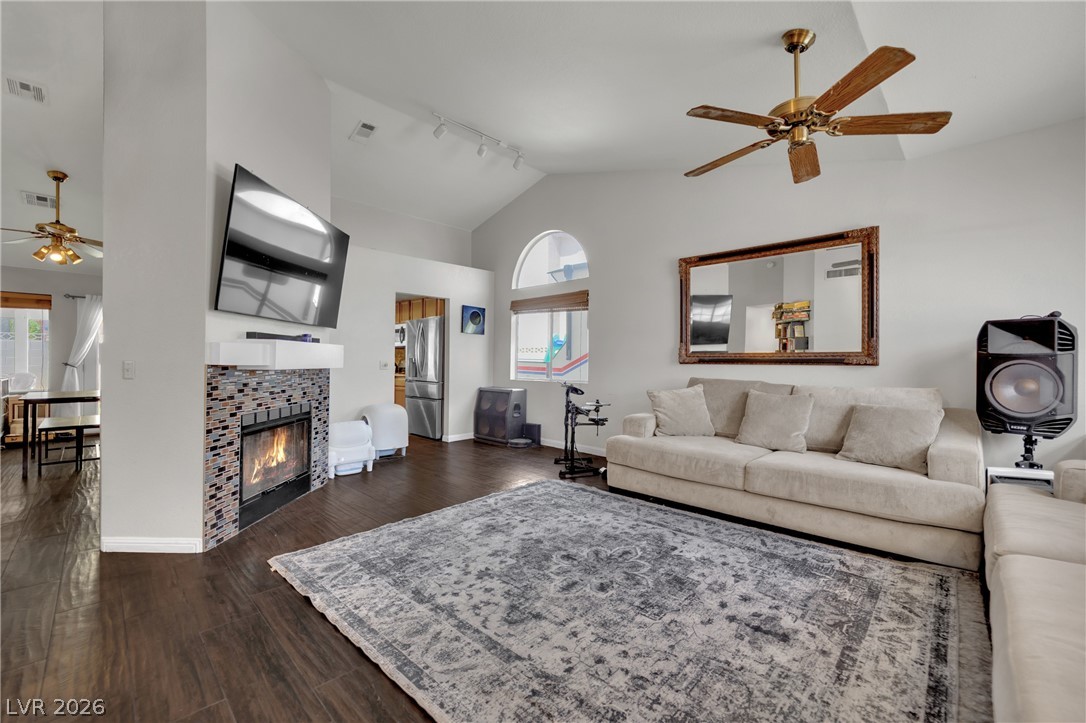 5521 Tincup Drive