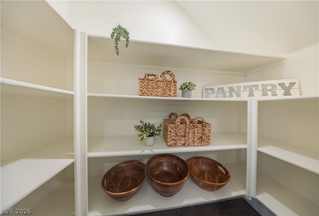 544 Thistleberry Avenue