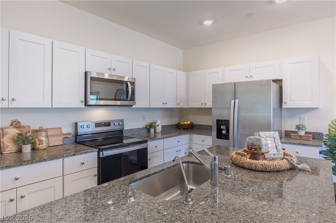 544 Thistleberry Avenue