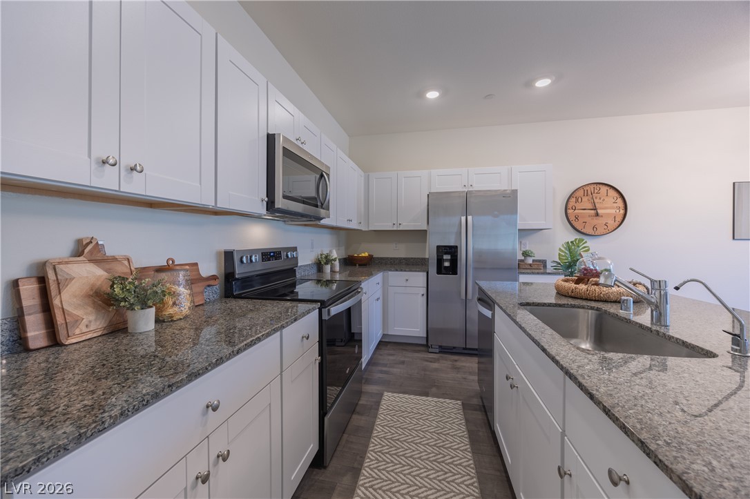 544 Thistleberry Avenue