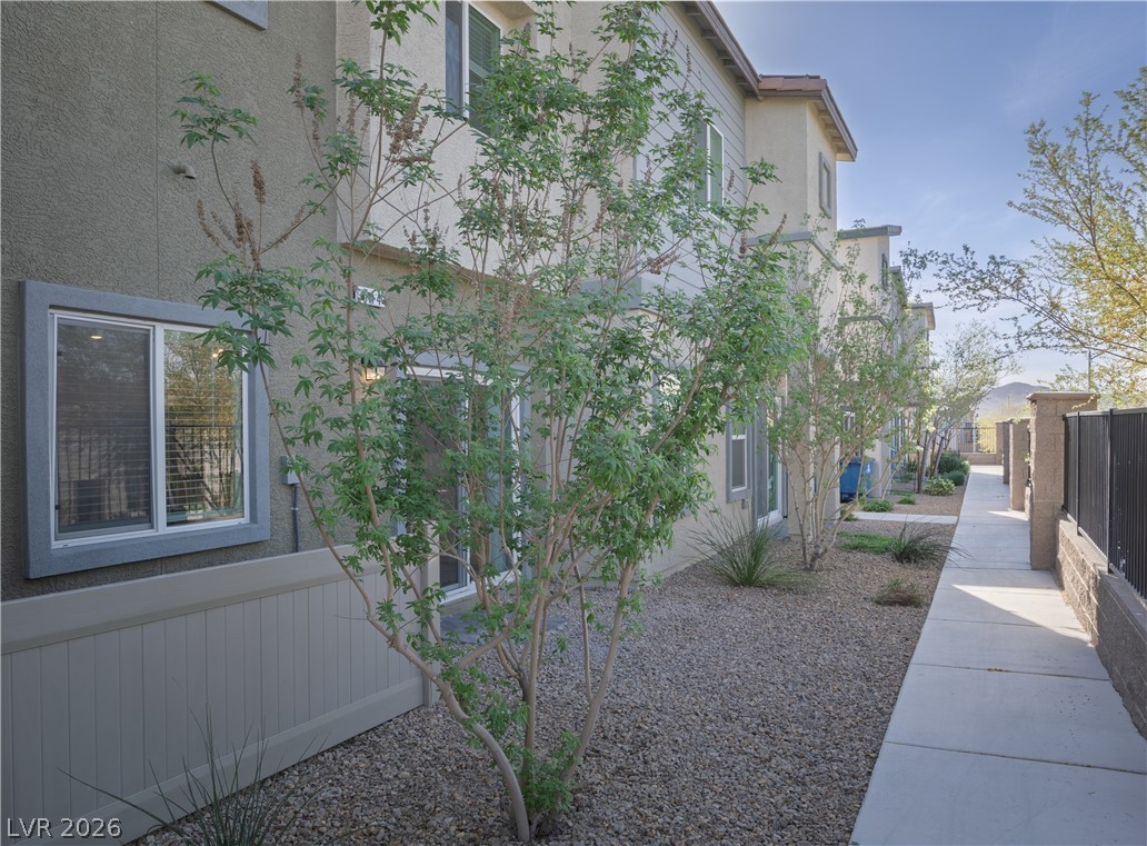 544 Thistleberry Avenue