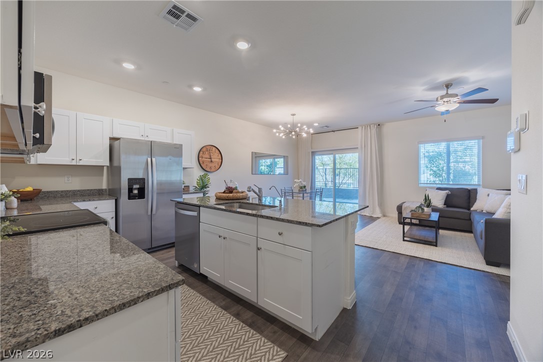 544 Thistleberry Avenue