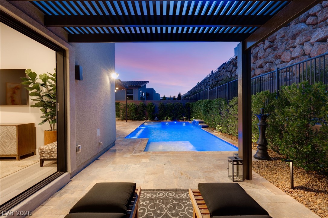 445 Cliff Terrace Avenue