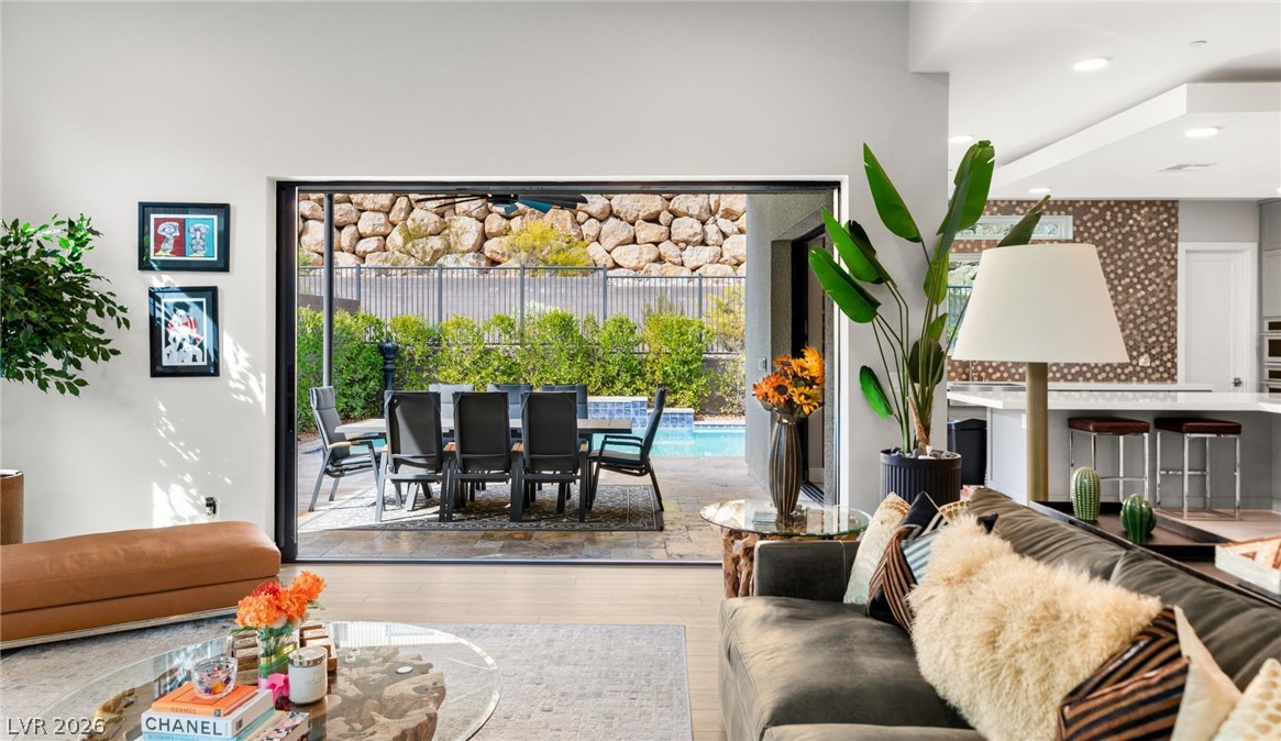 445 Cliff Terrace Avenue