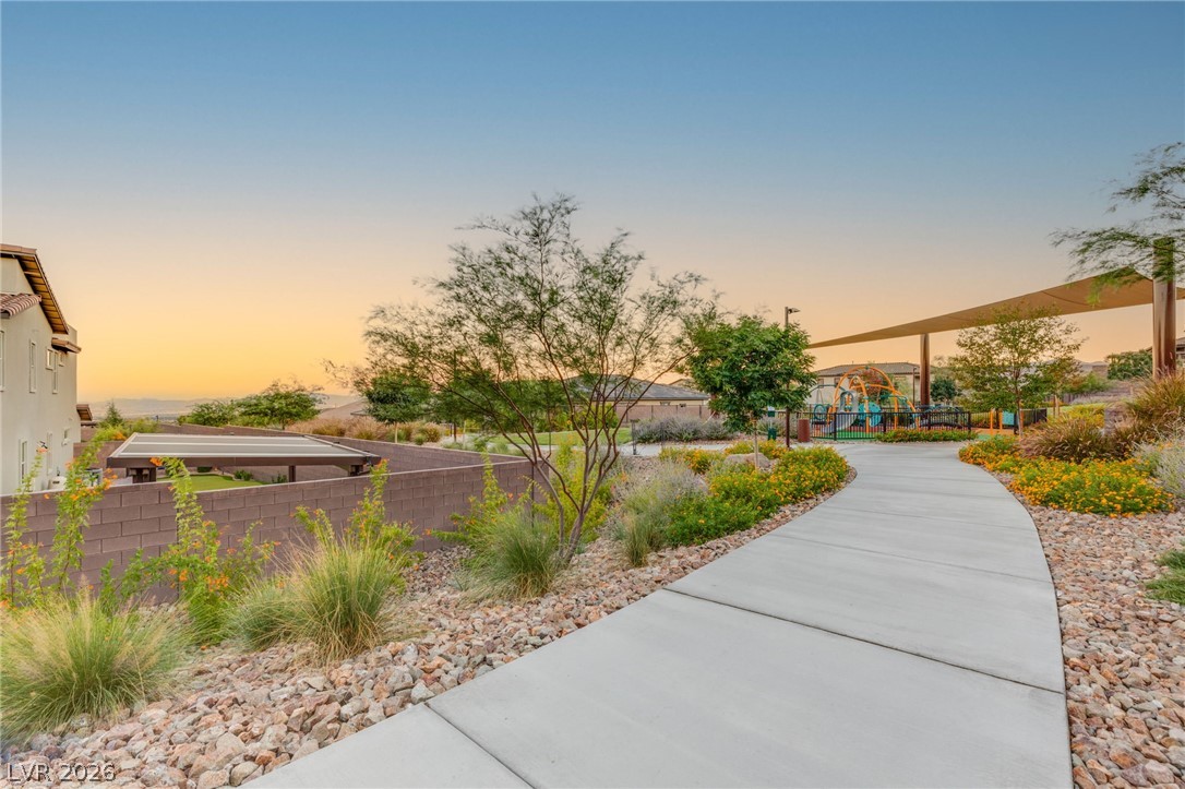 445 Cliff Terrace Avenue