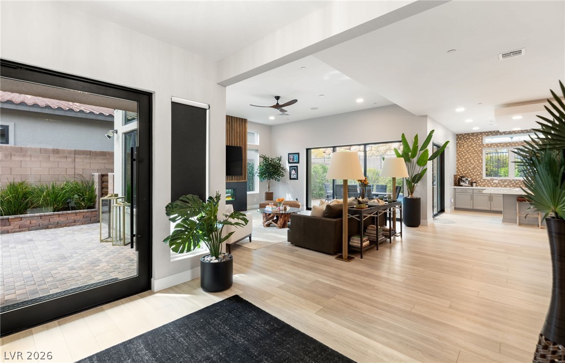 445 Cliff Terrace Avenue