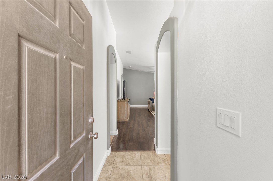 9360 Maple Red Court