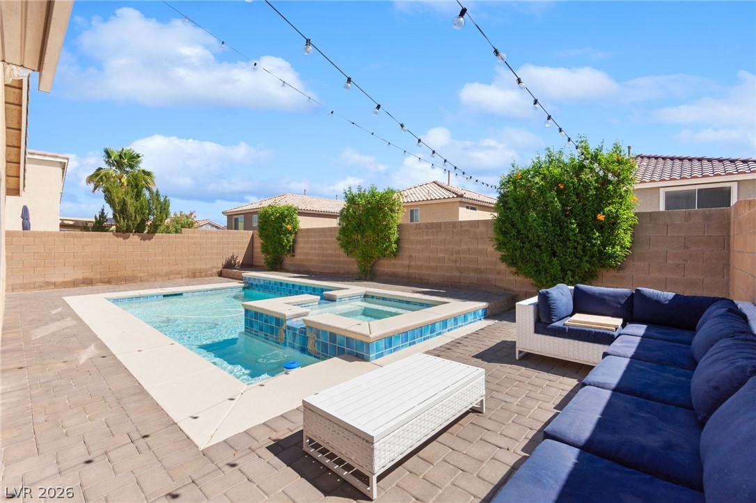 9360 Maple Red Court