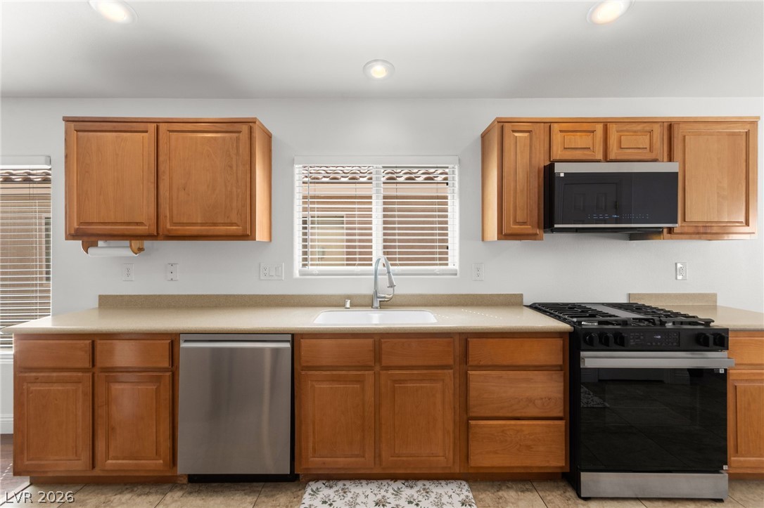 9360 Maple Red Court