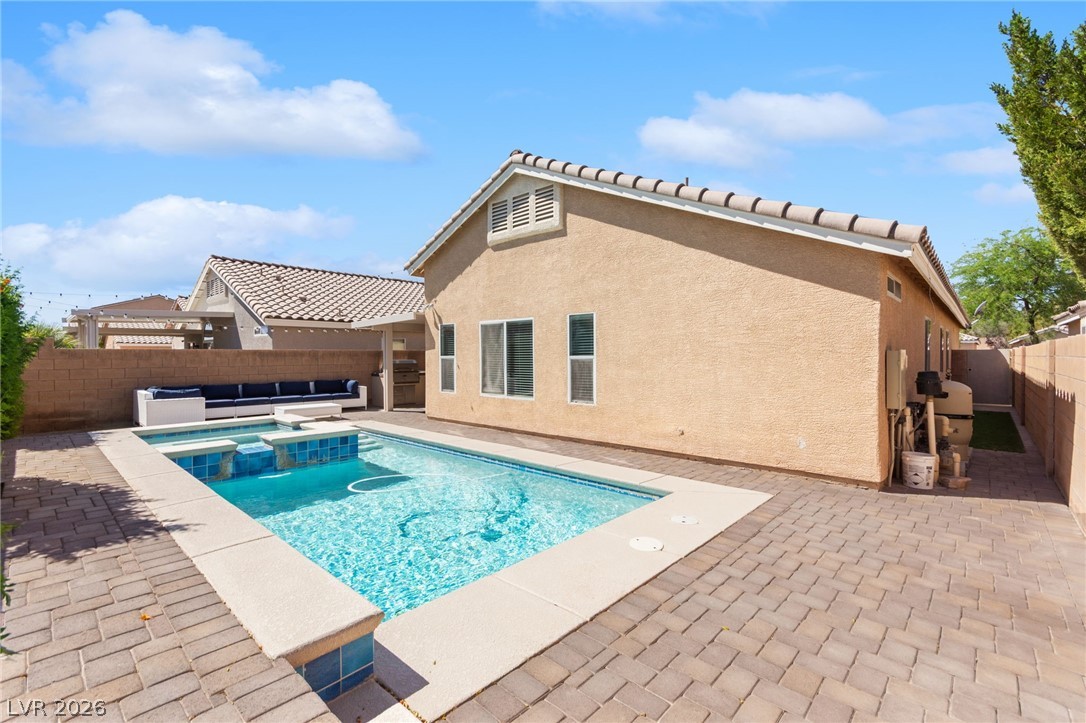 9360 Maple Red Court