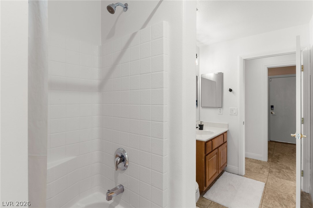 9360 Maple Red Court