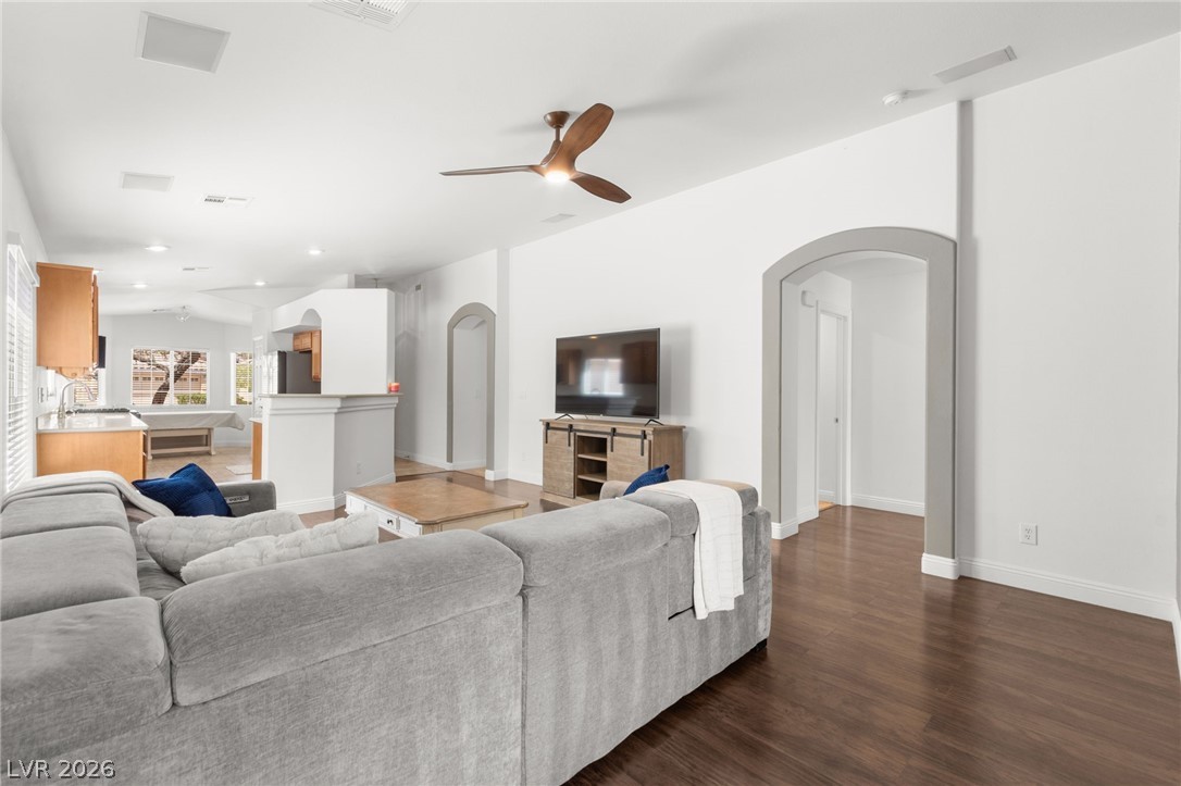 9360 Maple Red Court