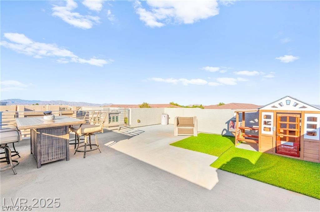 8011 Haywood Estate Avenue