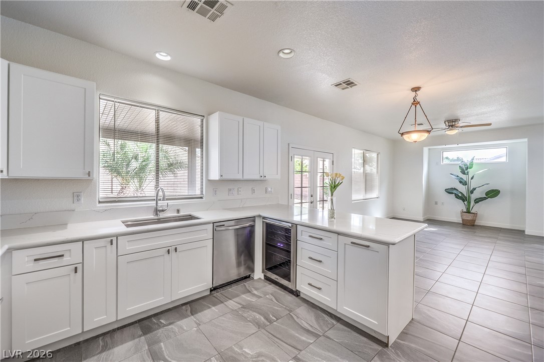 920 Gary Carmena Avenue