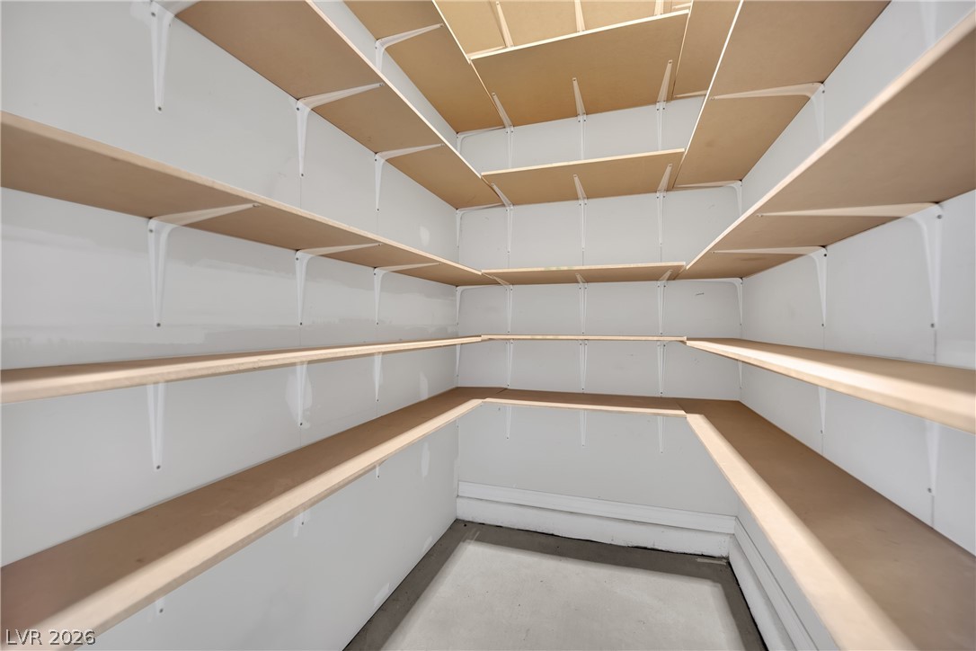 2656 La Boutique Street