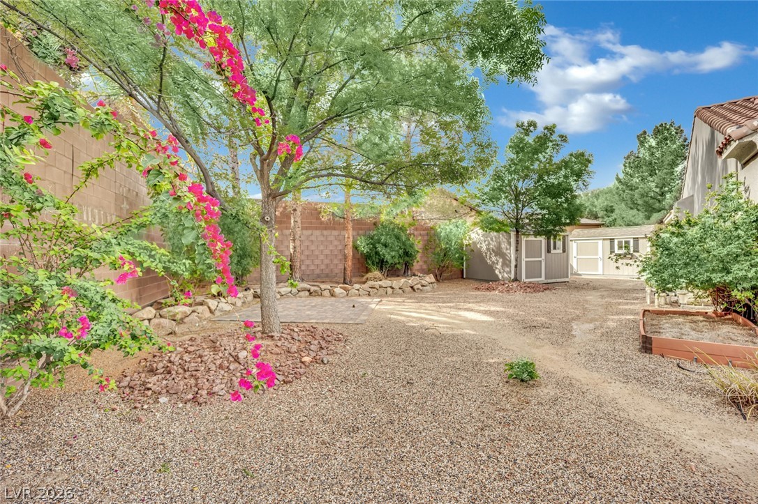 2656 La Boutique Street