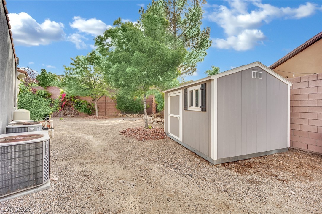 2656 La Boutique Street