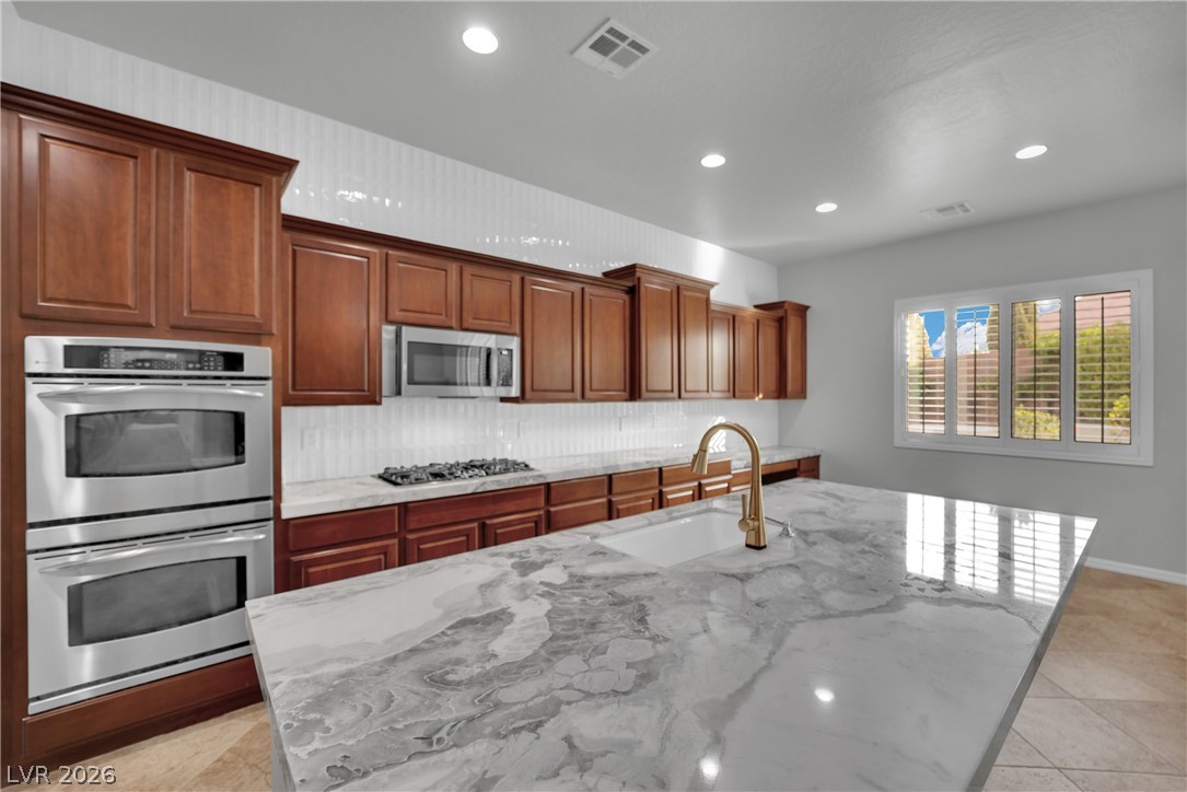 2656 La Boutique Street