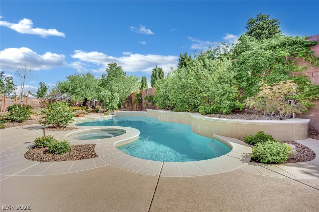 2656 La Boutique Street