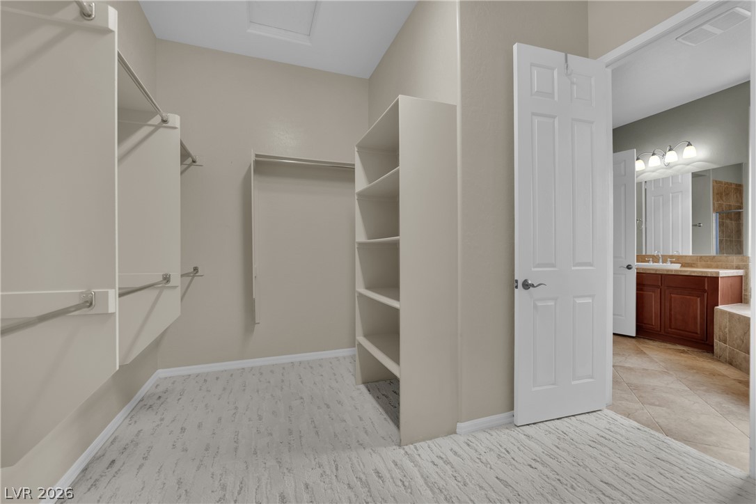 2656 La Boutique Street