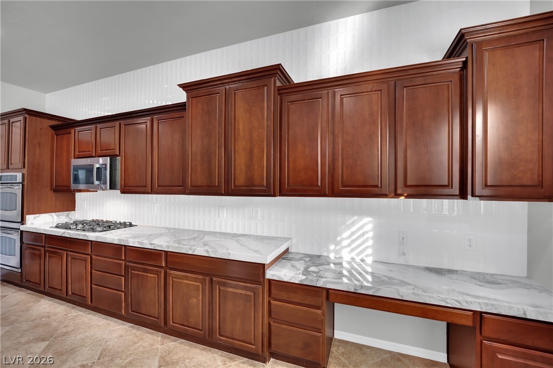 2656 La Boutique Street