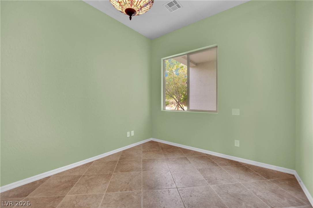 2656 La Boutique Street