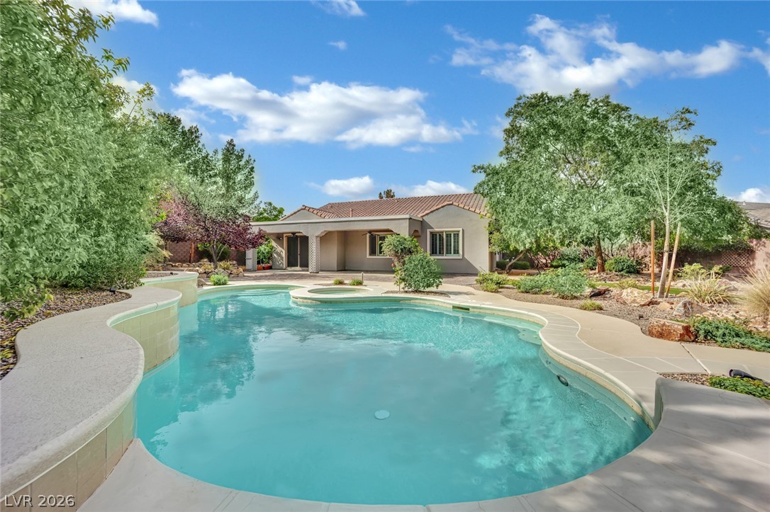 2656 La Boutique Street