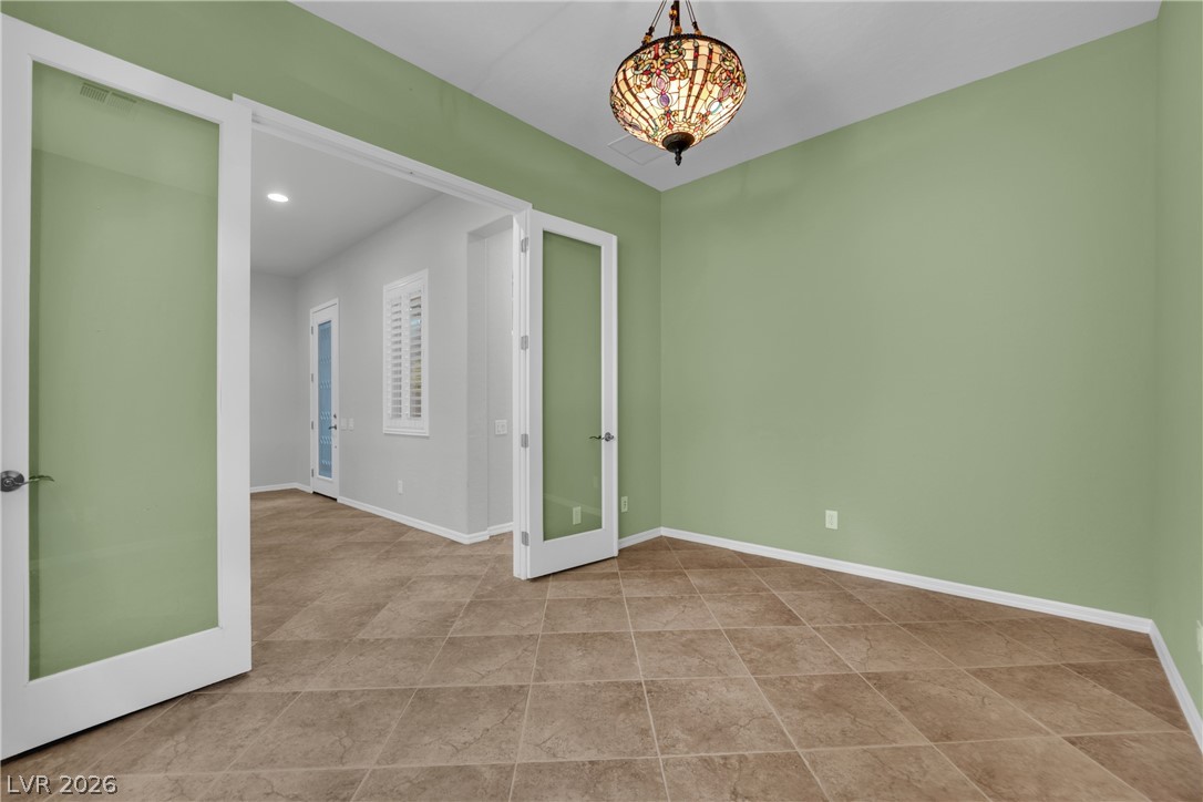 2656 La Boutique Street