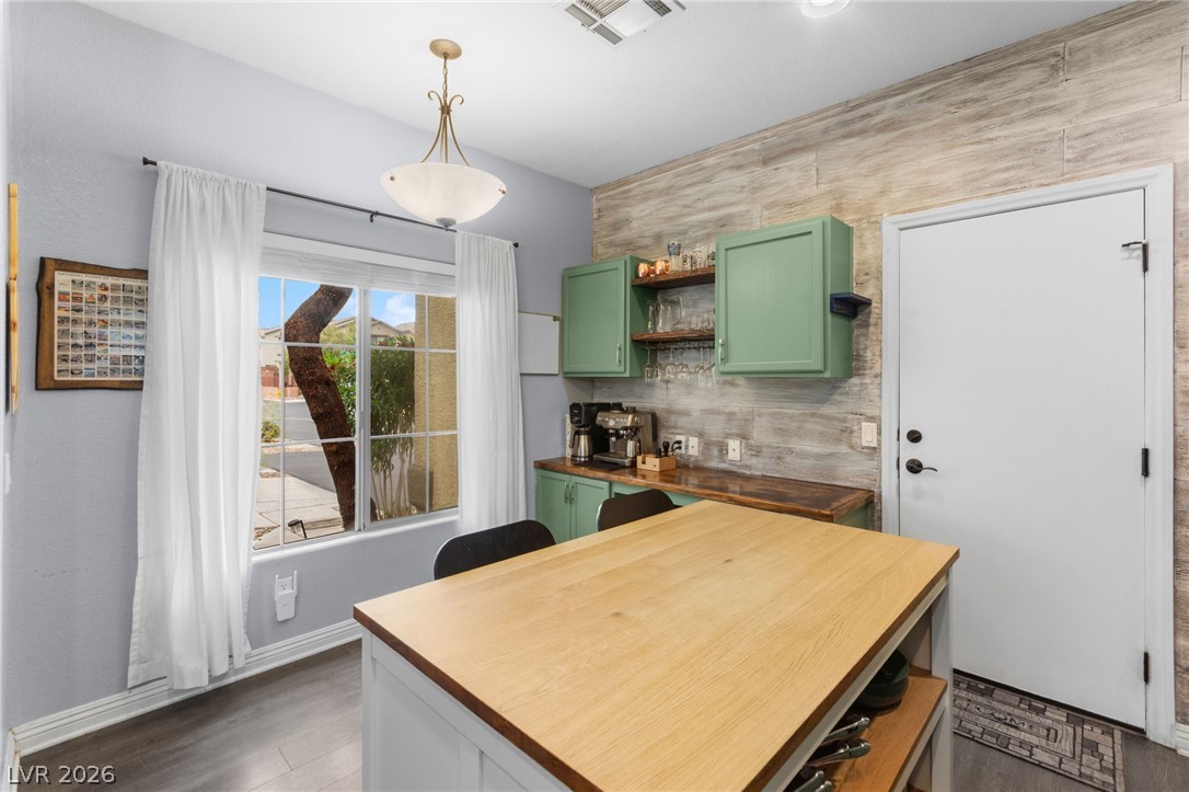 7876 Marbledoe Street