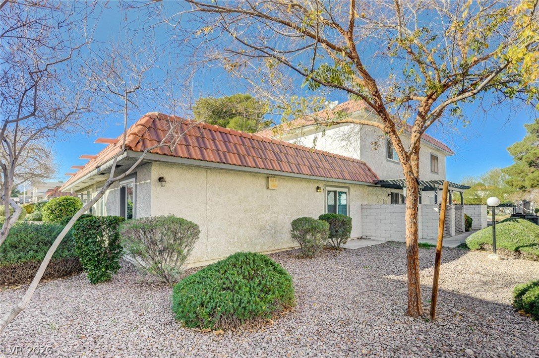 1016 Willow Tree Drive B