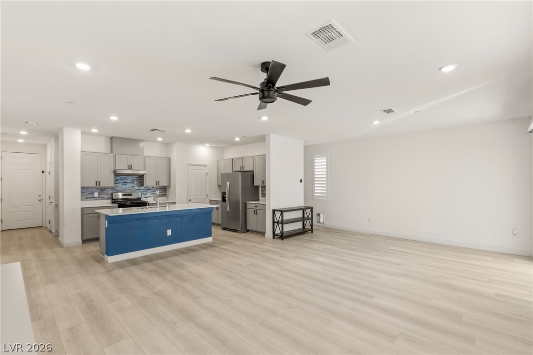 10193 Chockstone Street