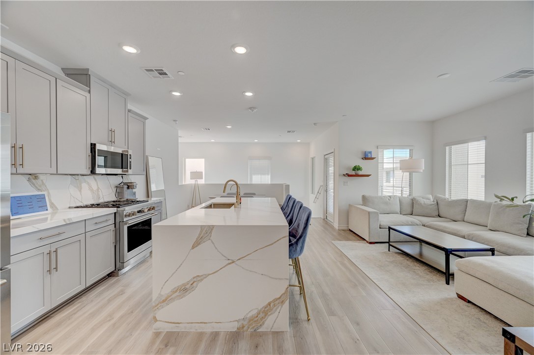 600 North Carriage Hill Drive 2084