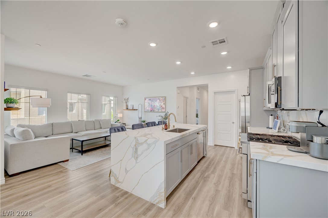 600 North Carriage Hill Drive 2084