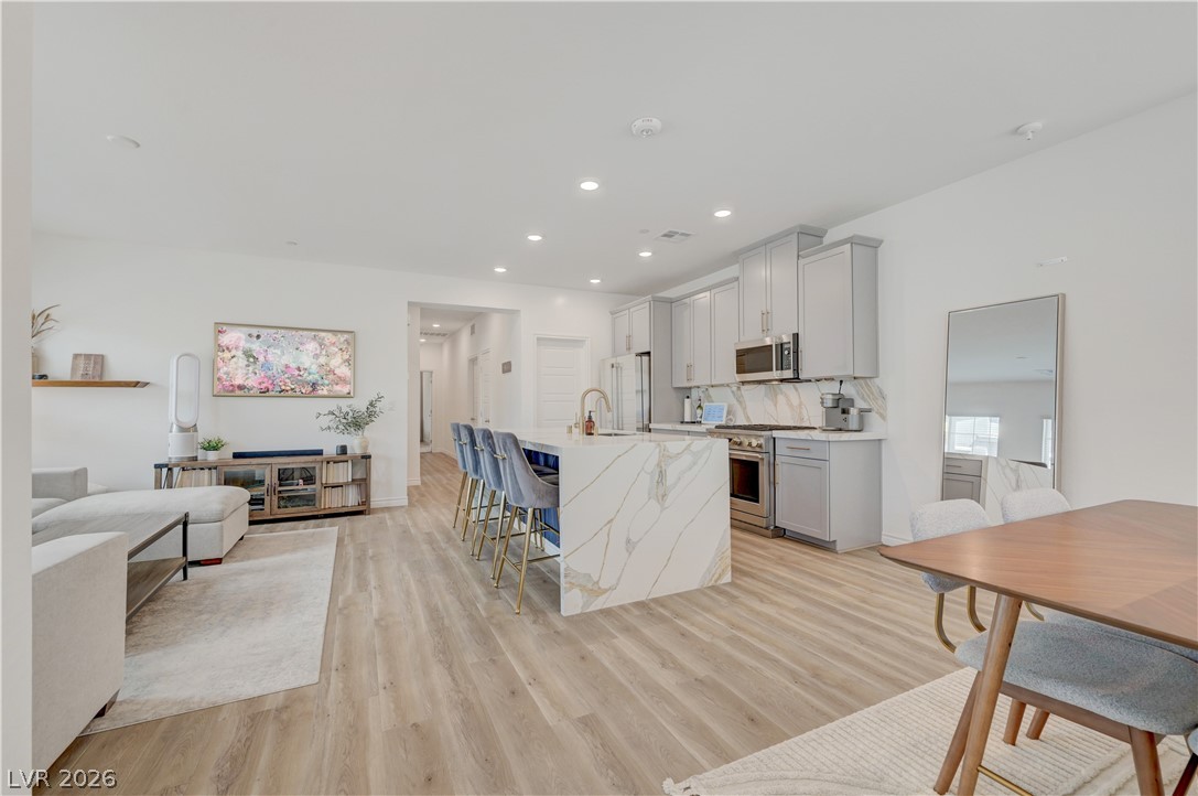 600 North Carriage Hill Drive 2084