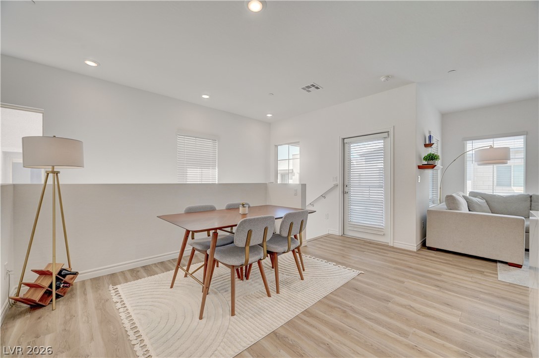 600 North Carriage Hill Drive 2084