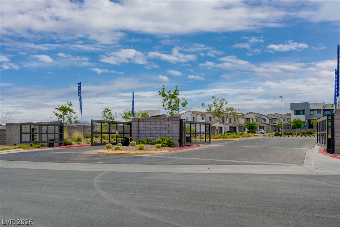 600 North Carriage Hill Drive 2084