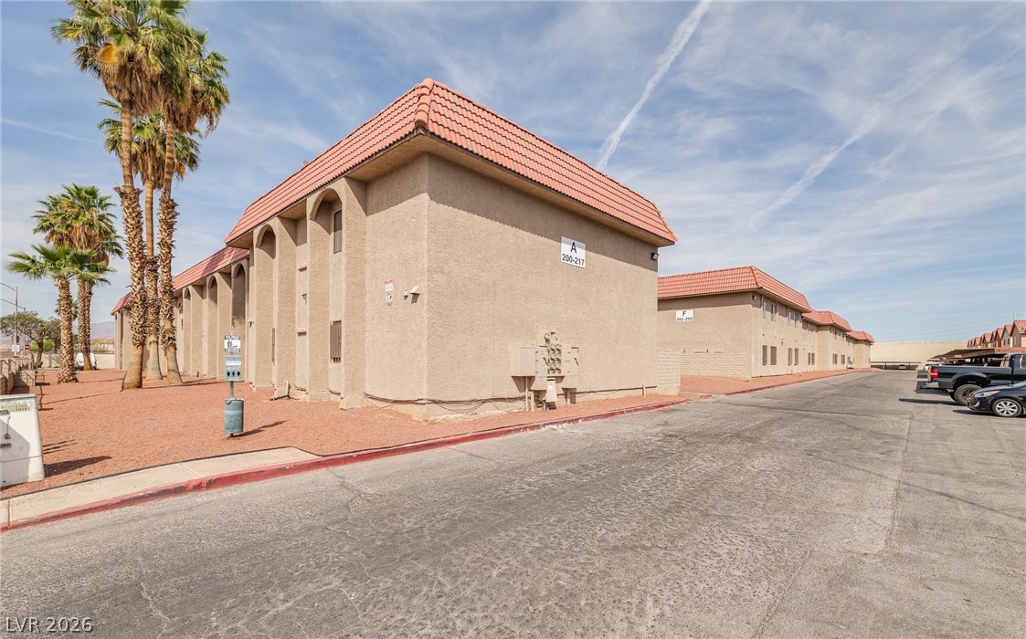 4300 North Lamont Street 251