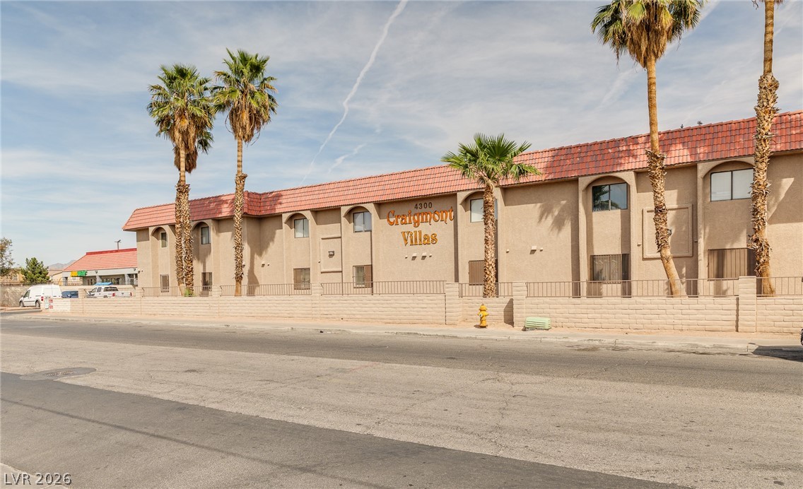 4300 North Lamont Street 251