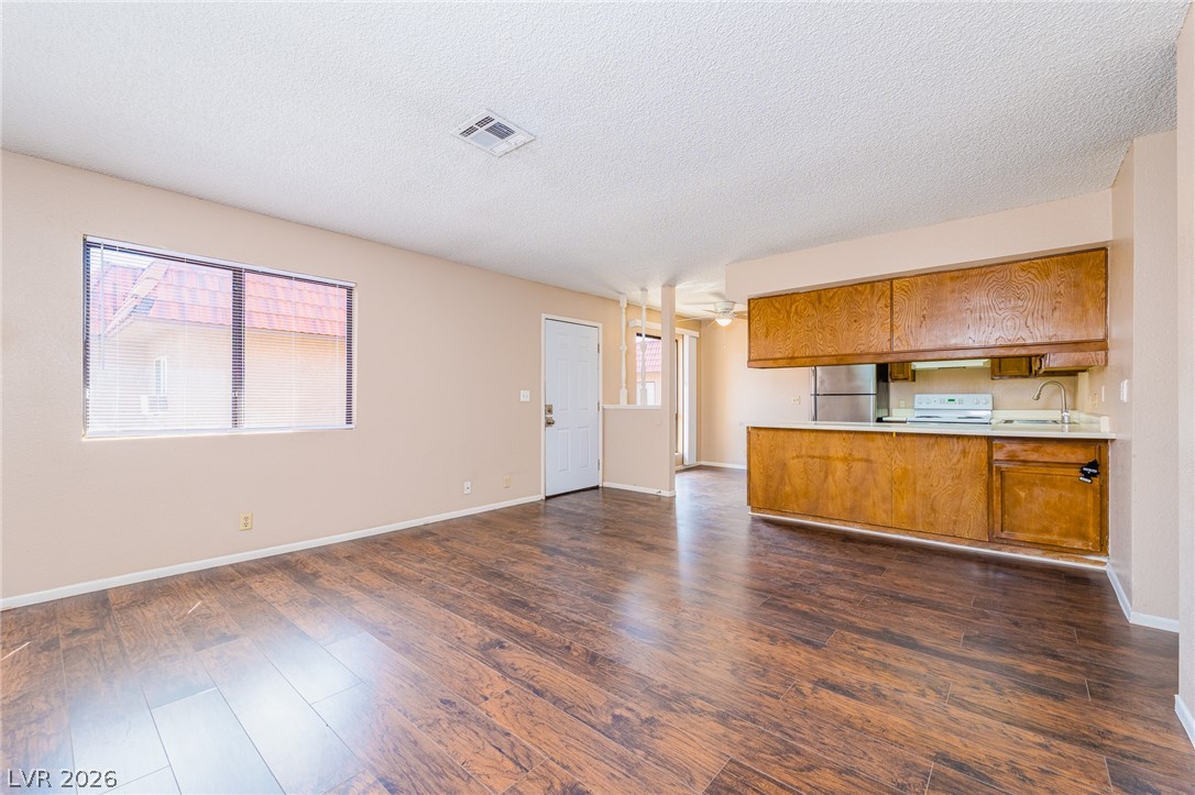 4300 North Lamont Street 251